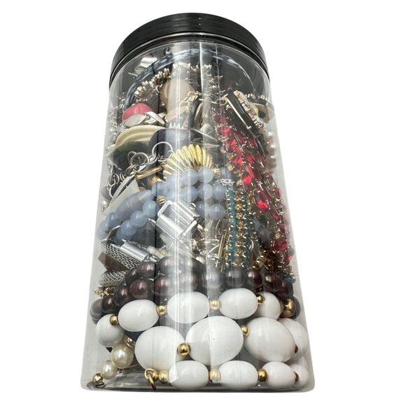 Mystery Jewelry Jar #1047 Wearable Quality Pieces 2lbs Necklace Bracelet Earring - Picture 3 of 4